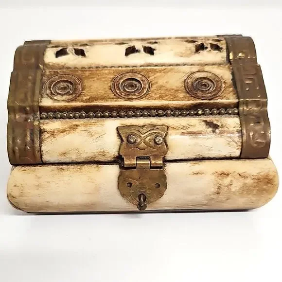 Vintage Ornate from India Tan Cream and Brass w/Felt Liner Trinket Box - Picture 1 of 9
